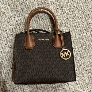 Michael Kors Mercer Messenger Leather Bag  35S1GM9M2B